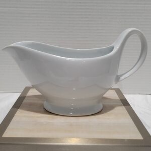 Pottery Barn Great White Gravy Boat EUC